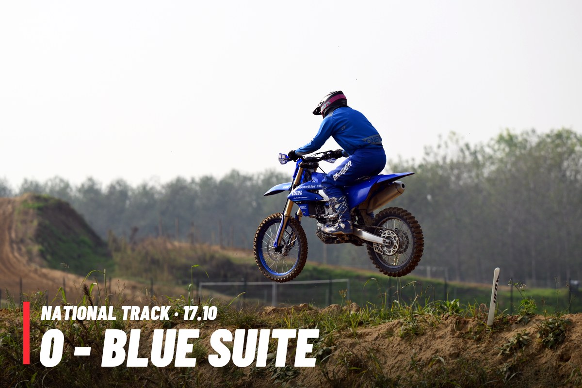 0 - BLUE SUITE · 0 PACCHETTO – tutte le tue foto del 17/10