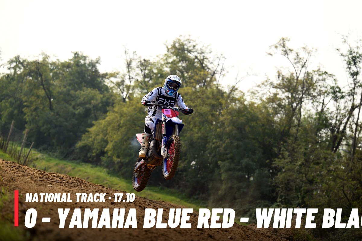 0 - YAMAHA blue red - white black shirt (Light Blue helmet · 0 PACCHETTO – tutte le tue foto del 17/10