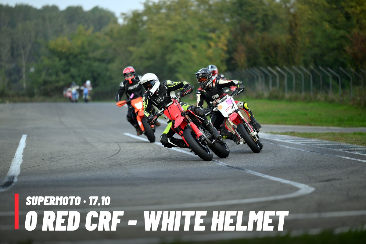 SUPERMOTO 0 RED CRF - WHITE HELMET · 0 PACCHETTO – tutte le tue foto del 17/10