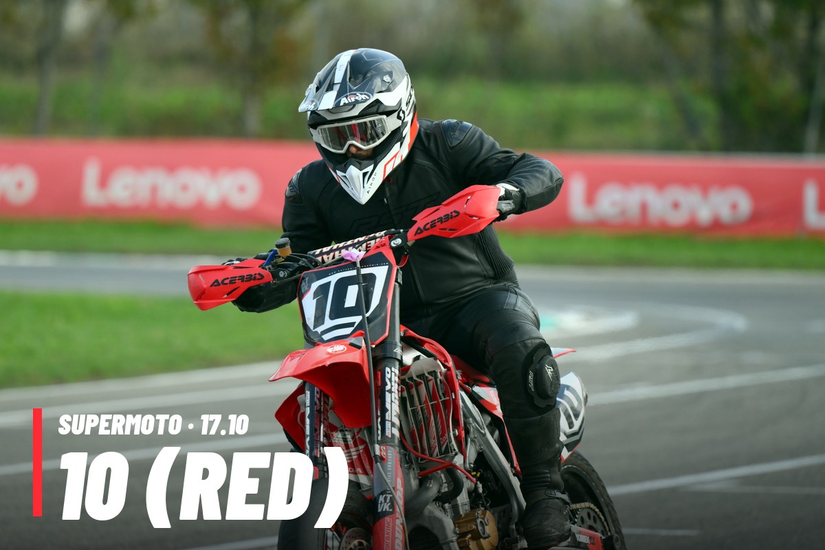 SUPERMOTO 10 (RED) · 0 PACCHETTO – tutte le tue foto del 17/10