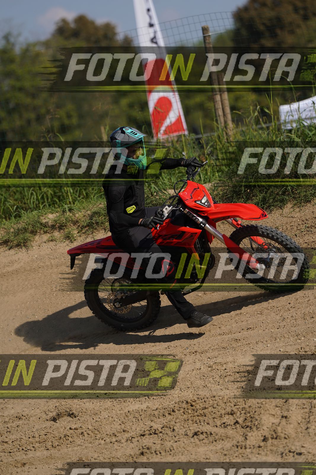 EICMA 19-09 15:00-16:00 · DOS00017