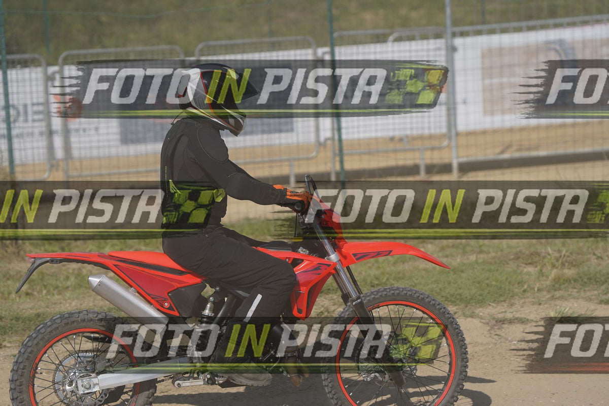 EICMA 19-09 15:00-16:00 · DOS00071