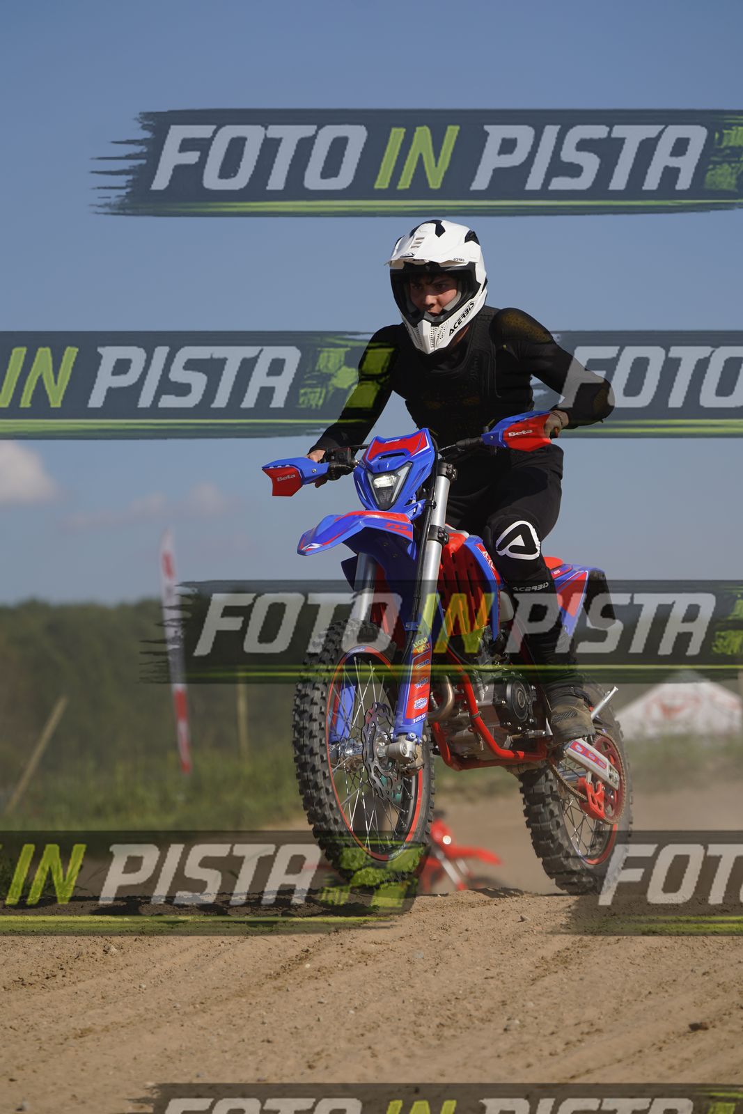 EICMA 19-09 15:00-16:00 · DOS00111