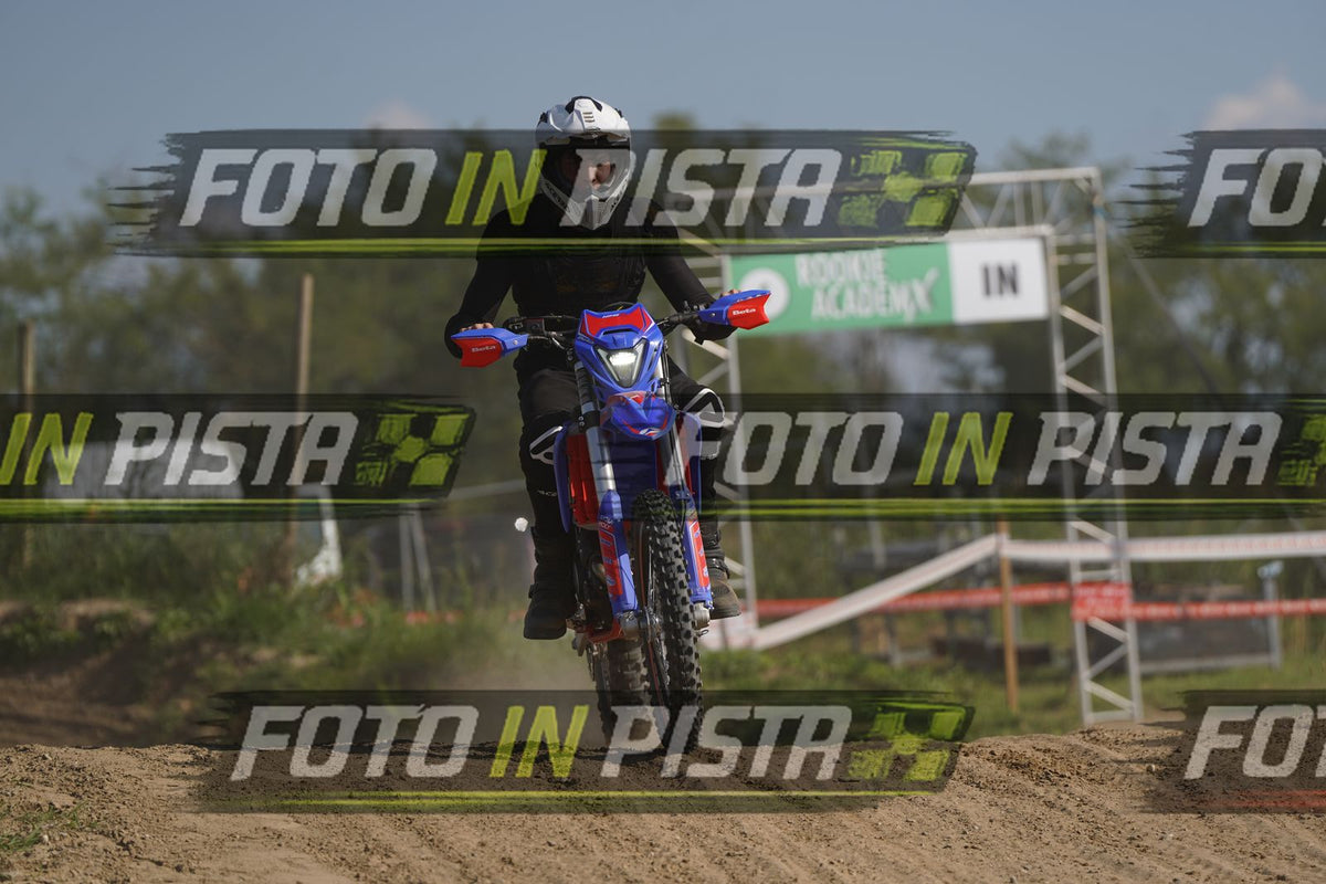 EICMA 19-09 15:00-16:00 · DOS00128