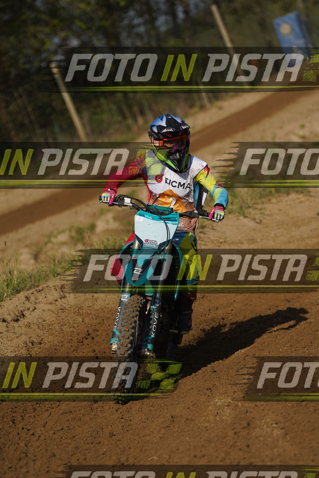 EICMA 19-09 16:00-17:00 · DOS00582