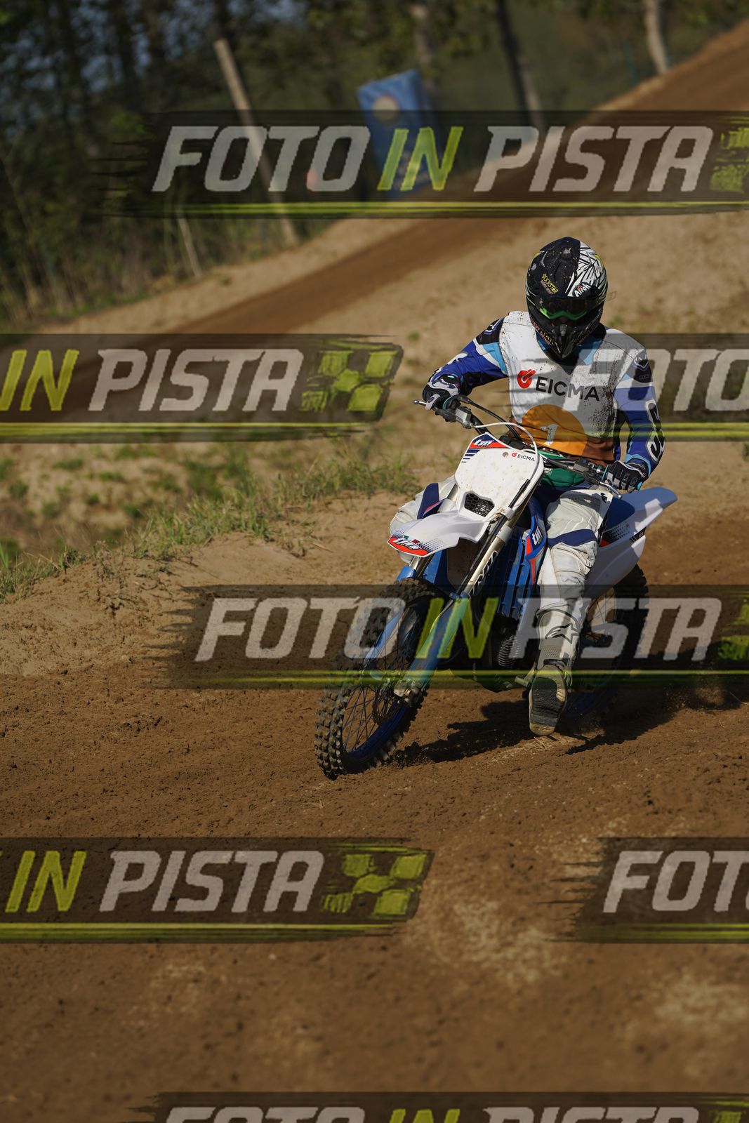 EICMA 19-09 16:00-17:00 · DOS00590