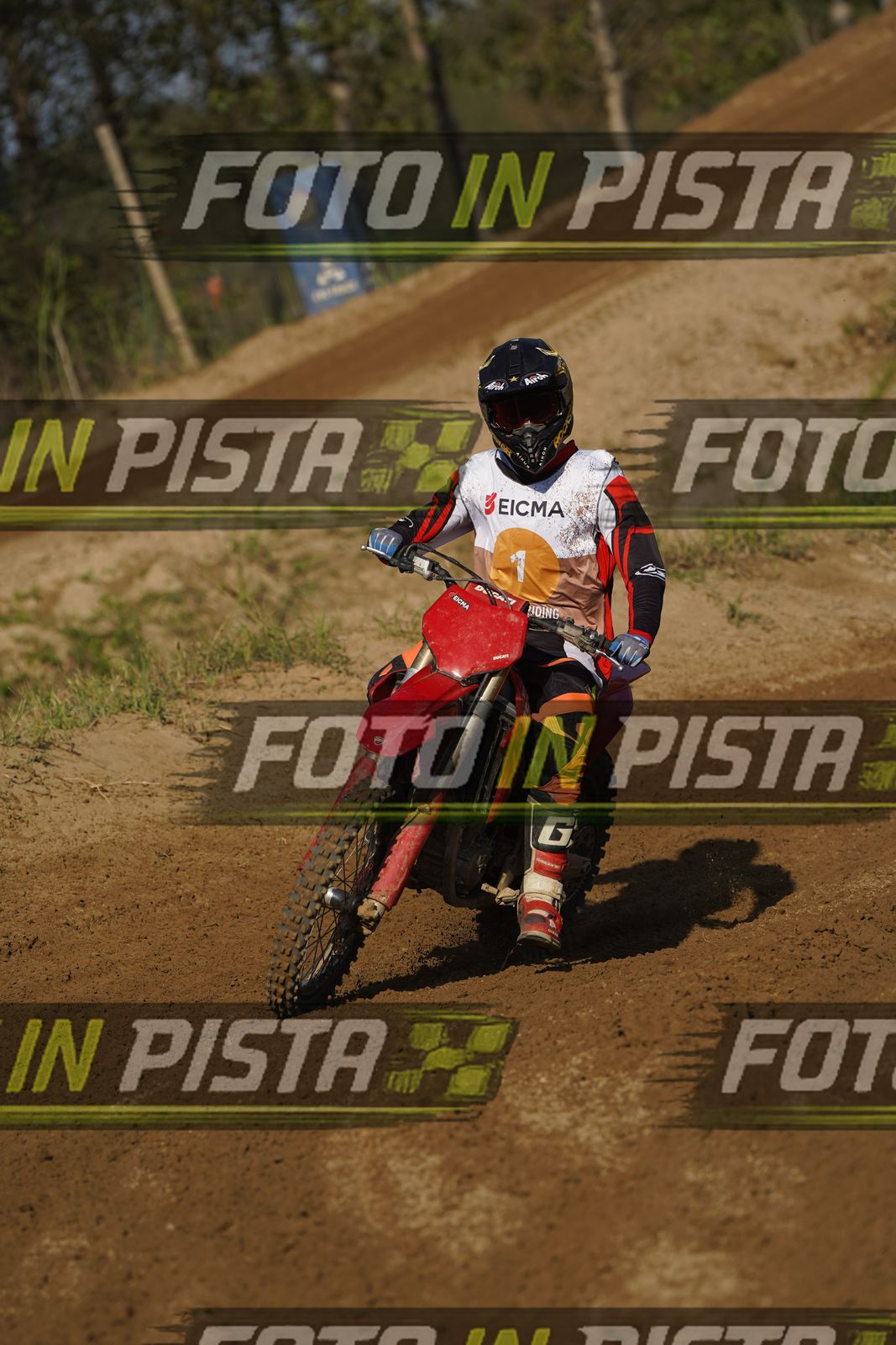 EICMA 19-09 16:00-17:00 · DOS00592