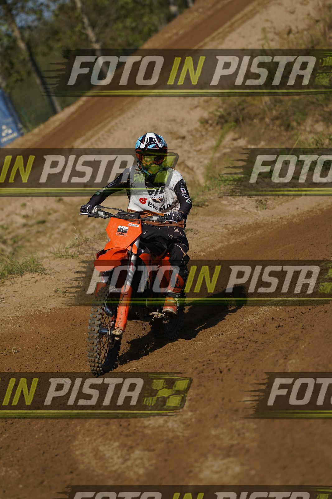 EICMA 19-09 16:00-17:00 · DOS00624