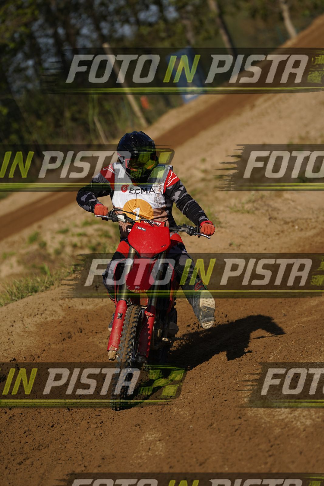 EICMA 19-09 16:00-17:00 · DOS00657