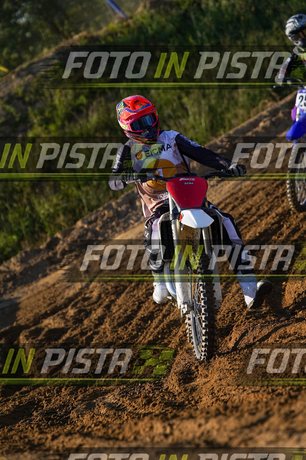 EICMA 19-09 16:00-17:00 · DOS00680