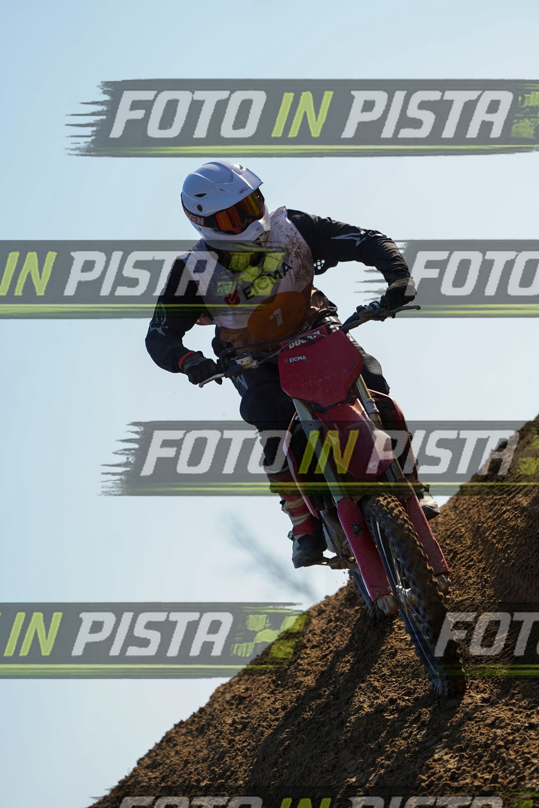 EICMA 19-09 16:00-17:00 · DOS00834