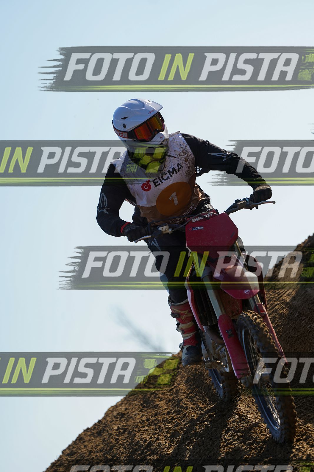 EICMA 19-09 16:00-17:00 · DOS00835