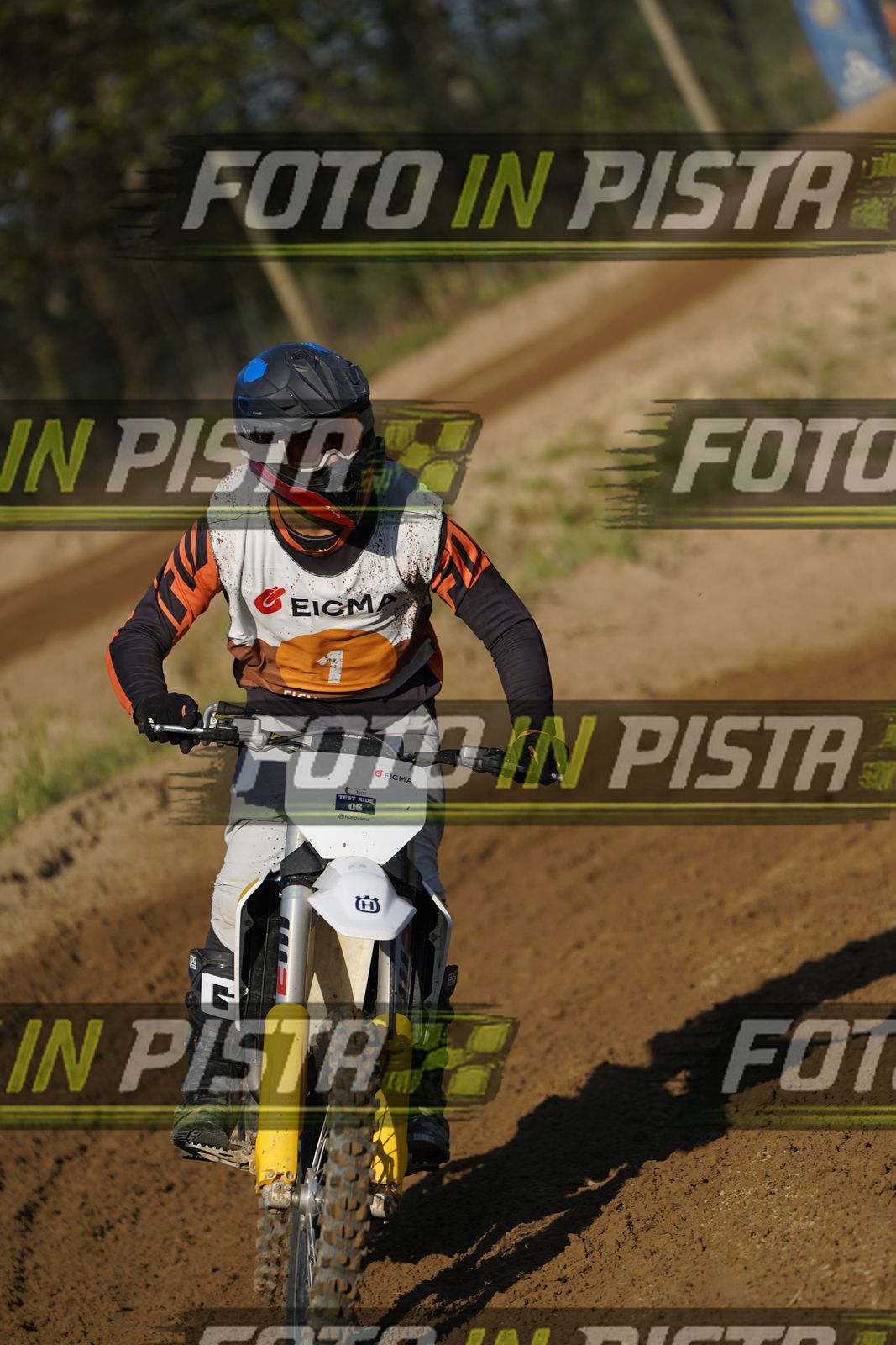 EICMA 19-09 16:00-17:00 · DOS00883