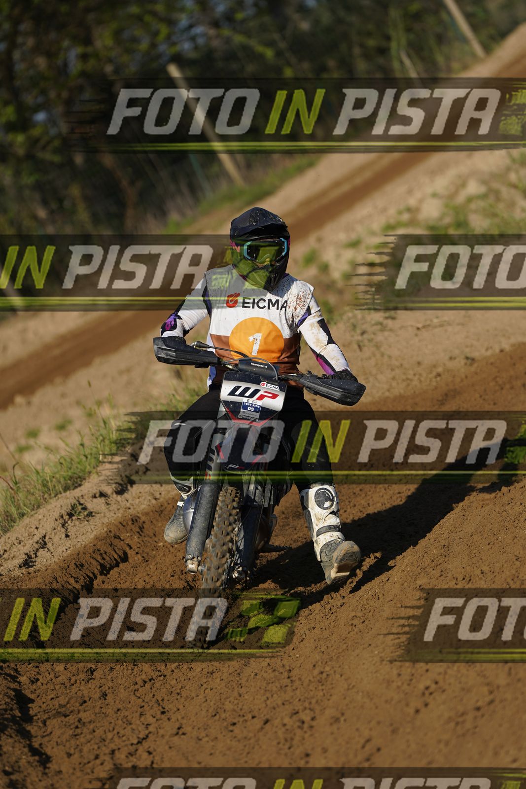 EICMA 19-09 16:00-17:00 · DOS00982