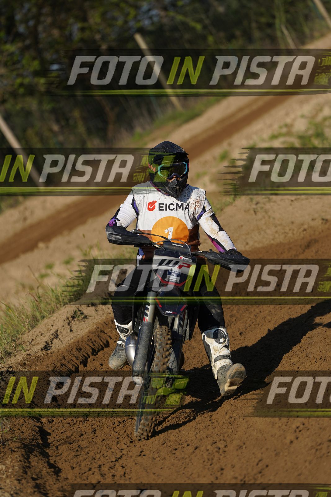 EICMA 19-09 16:00-17:00 · DOS00983