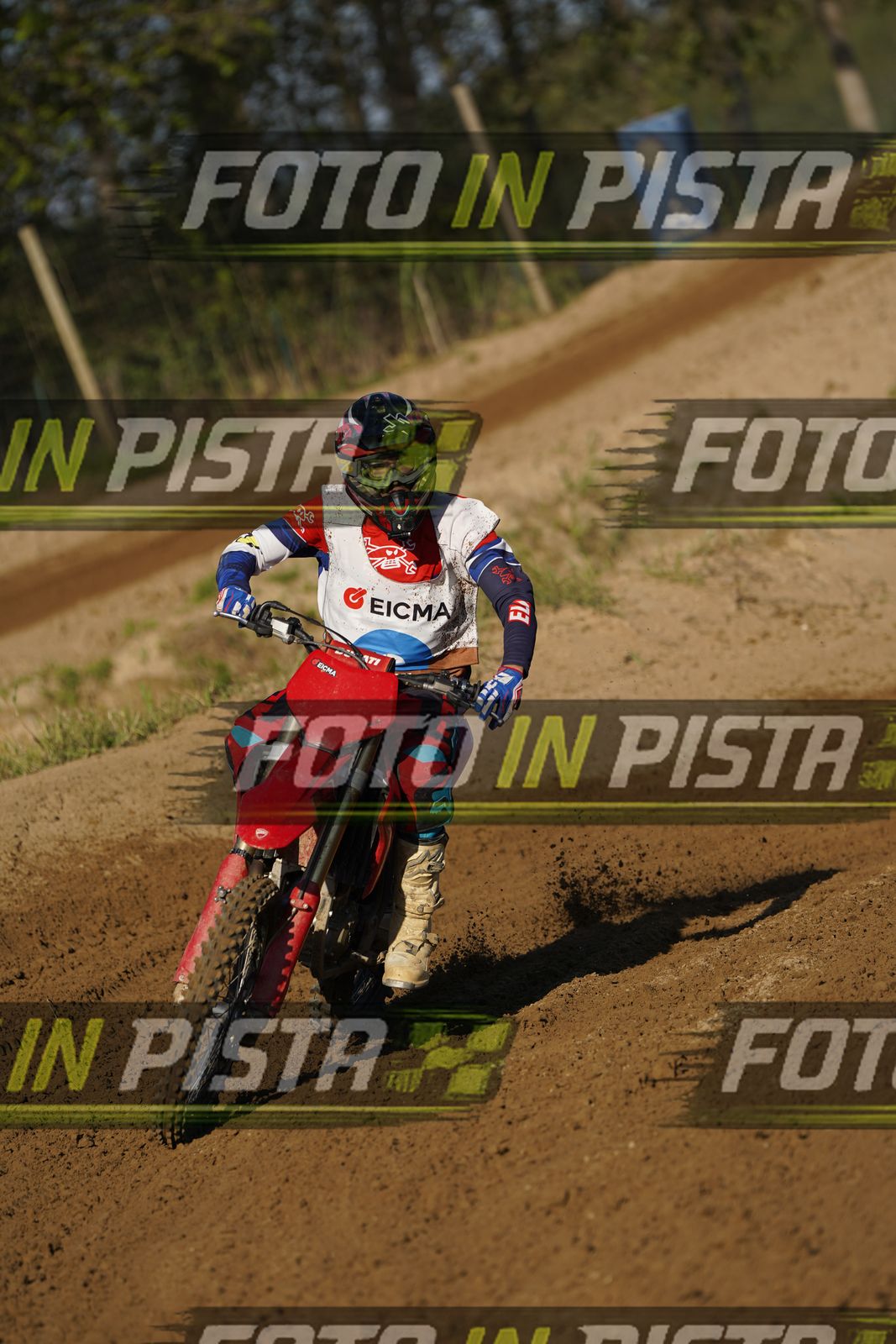 EICMA 19-09 16:00-17:00 · DOS01011