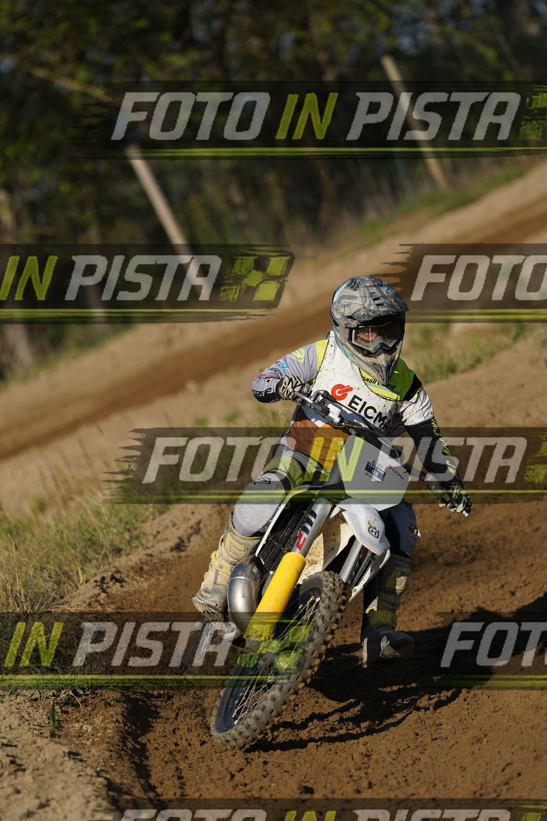 EICMA 19-09 17:00-18:00 · DOS01022