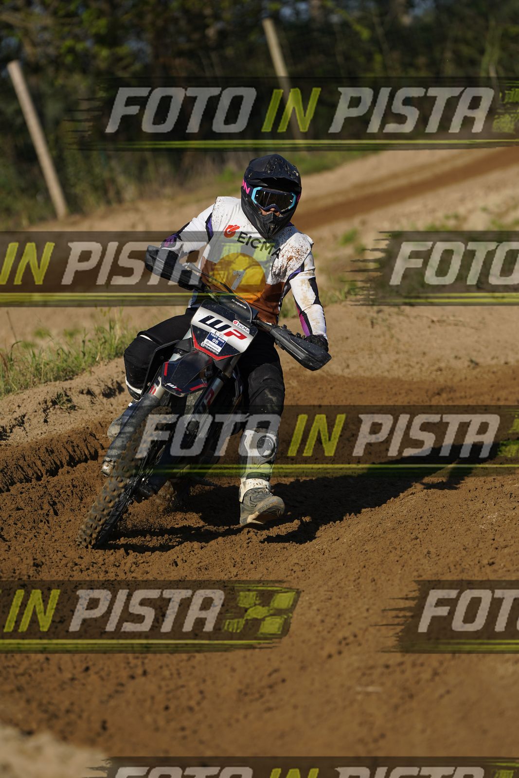 EICMA 19-09 17:00-18:00 · DOS01027