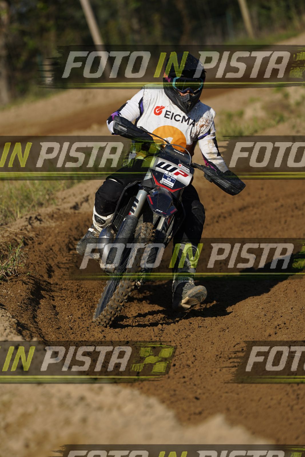 EICMA 19-09 17:00-18:00 · DOS01029