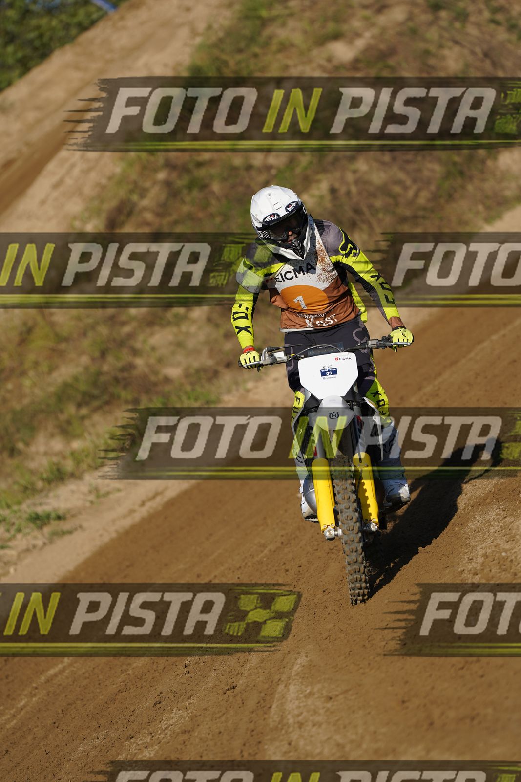 EICMA 19-09 17:00-18:00 · DOS01037