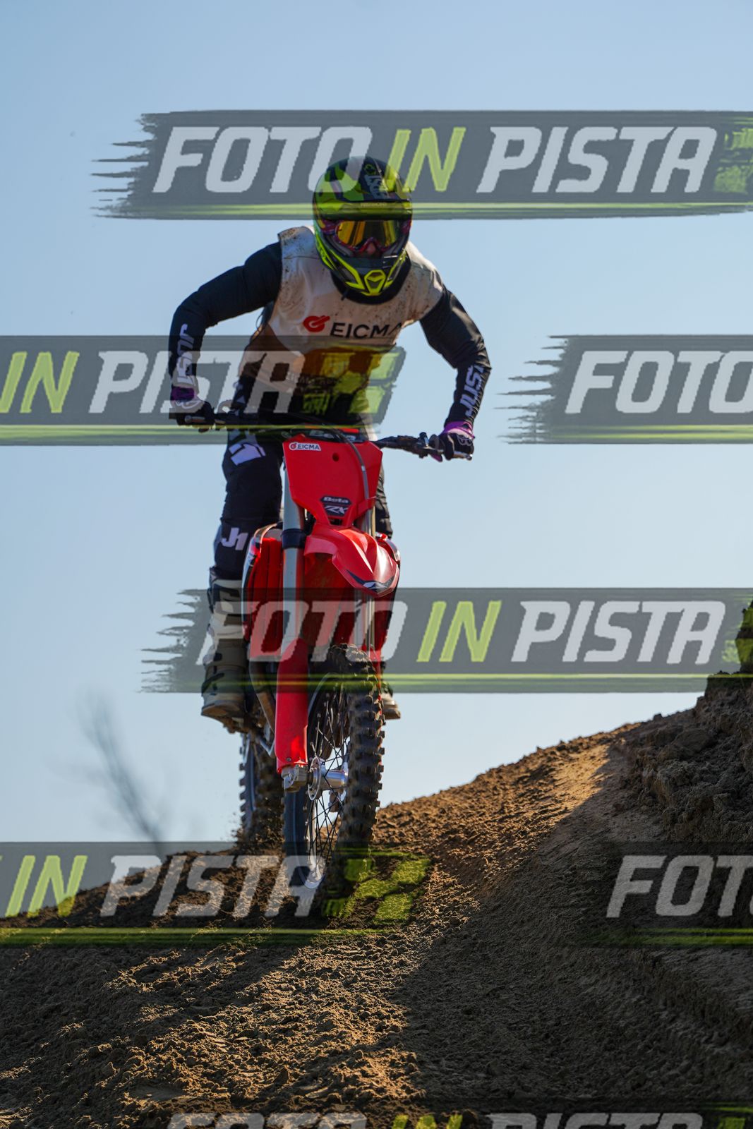 EICMA 19-09 17:00-18:00 · DOS01050