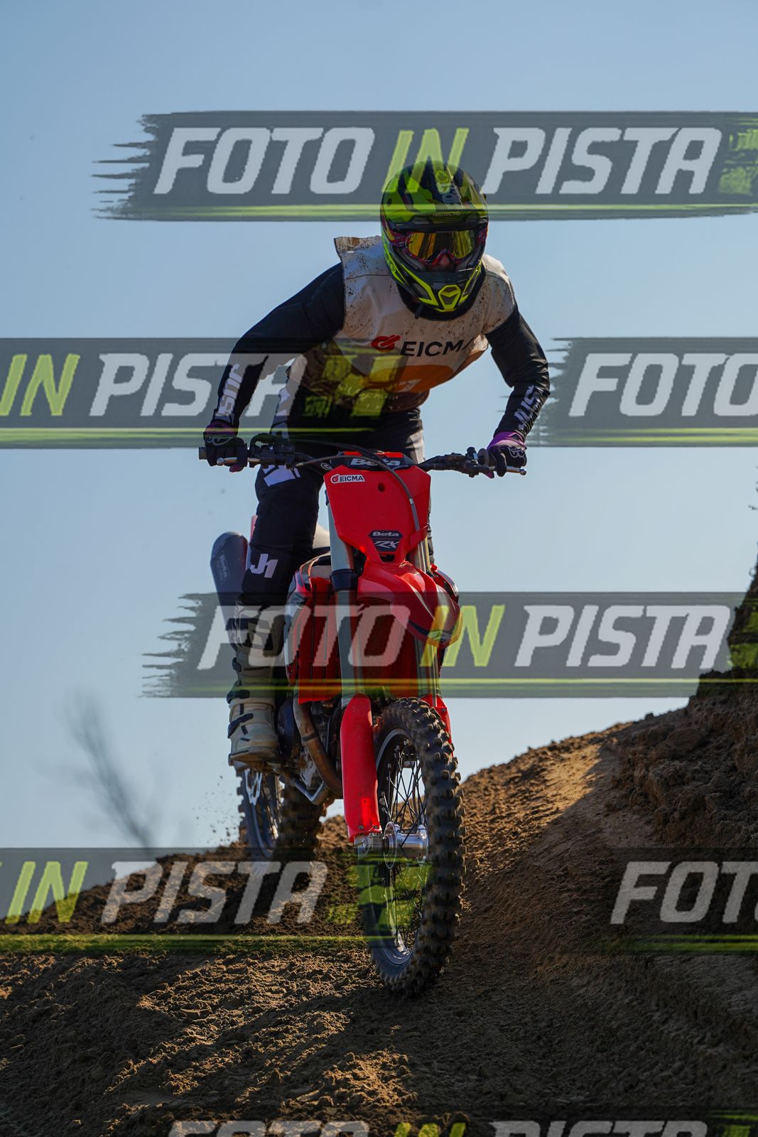EICMA 19-09 17:00-18:00 · DOS01051