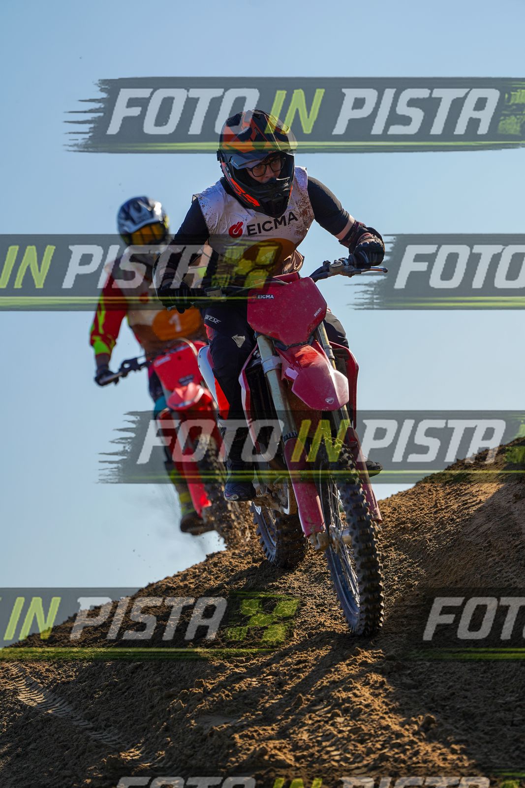 EICMA 19-09 17:00-18:00 · DOS01052