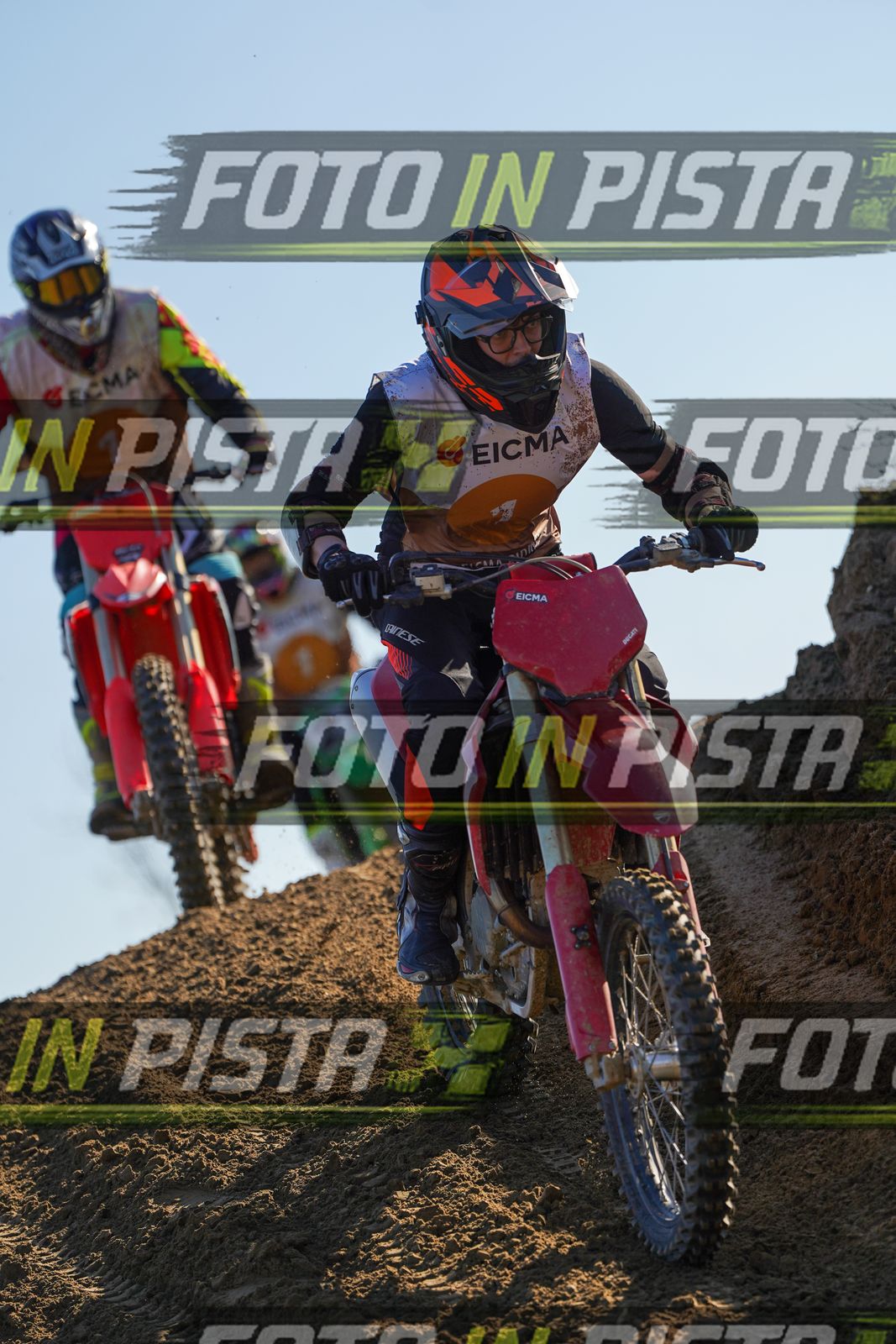 EICMA 19-09 17:00-18:00 · DOS01054