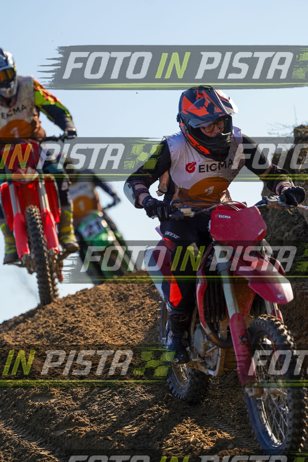 EICMA 19-09 17:00-18:00 · DOS01055