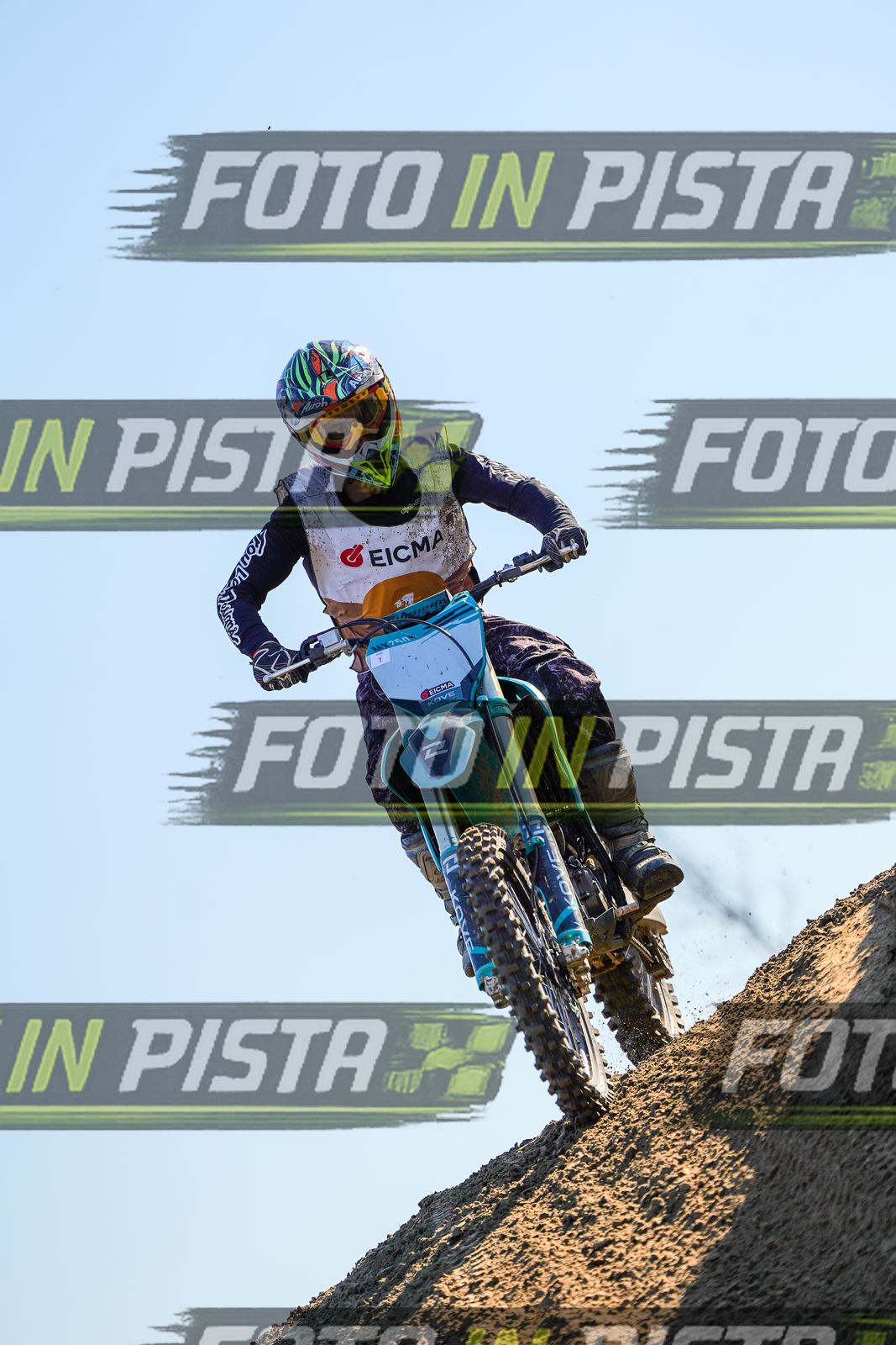 EICMA 19-09 17:00-18:00 · DOS01068