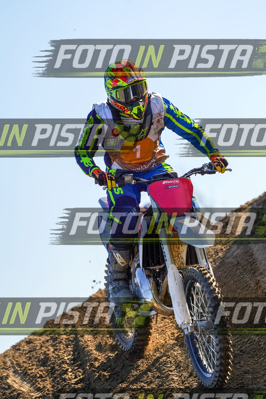EICMA 19-09 17:00-18:00 · DOS01078