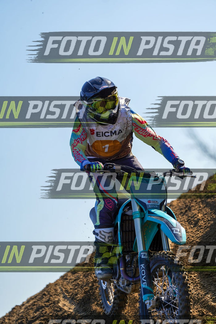 EICMA 19-09 17:00-18:00 · DOS01080