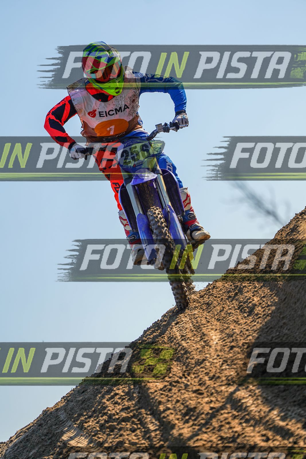 EICMA 19-09 17:00-18:00 · DOS01083
