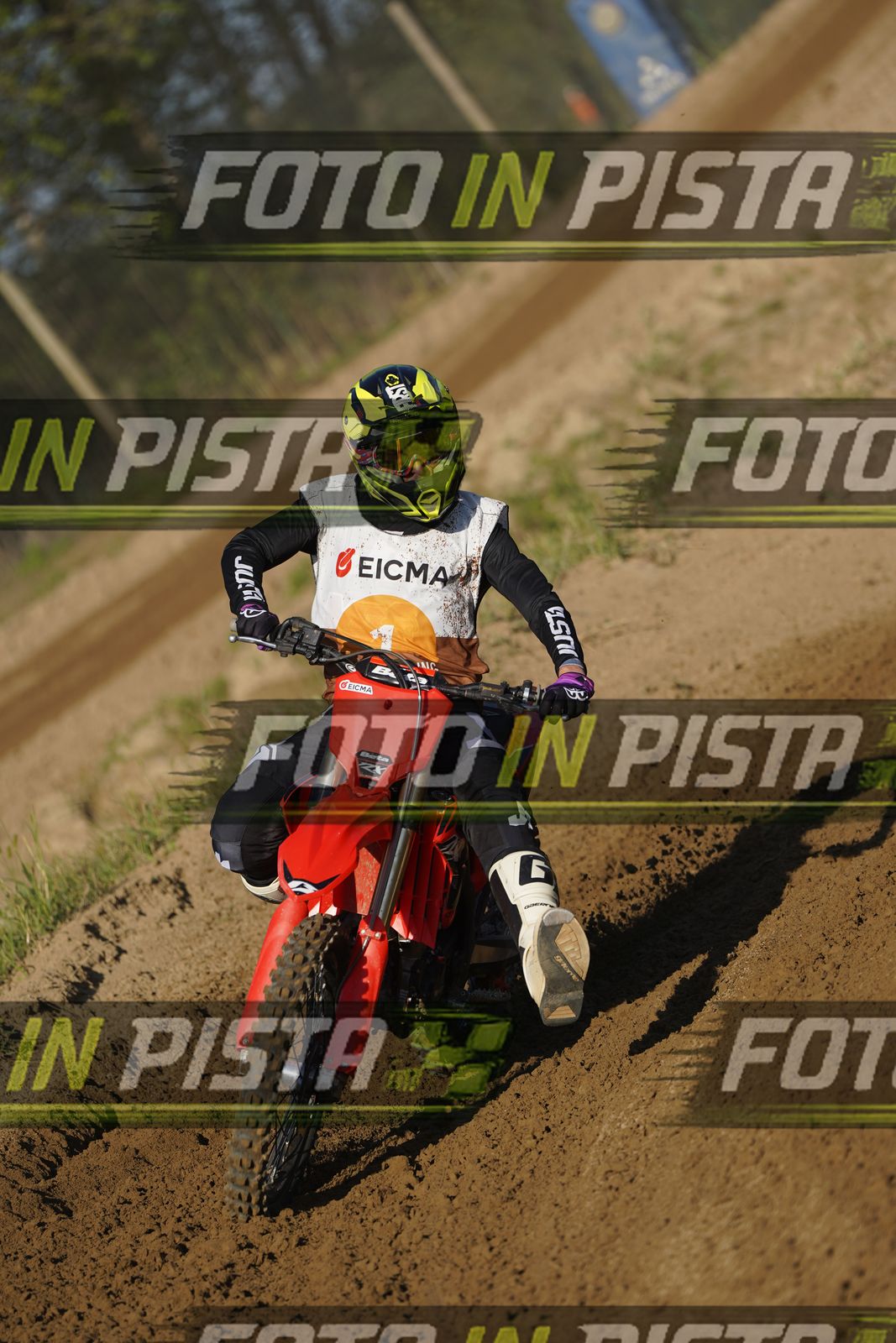 EICMA 19-09 17:00-18:00 · DOS01101