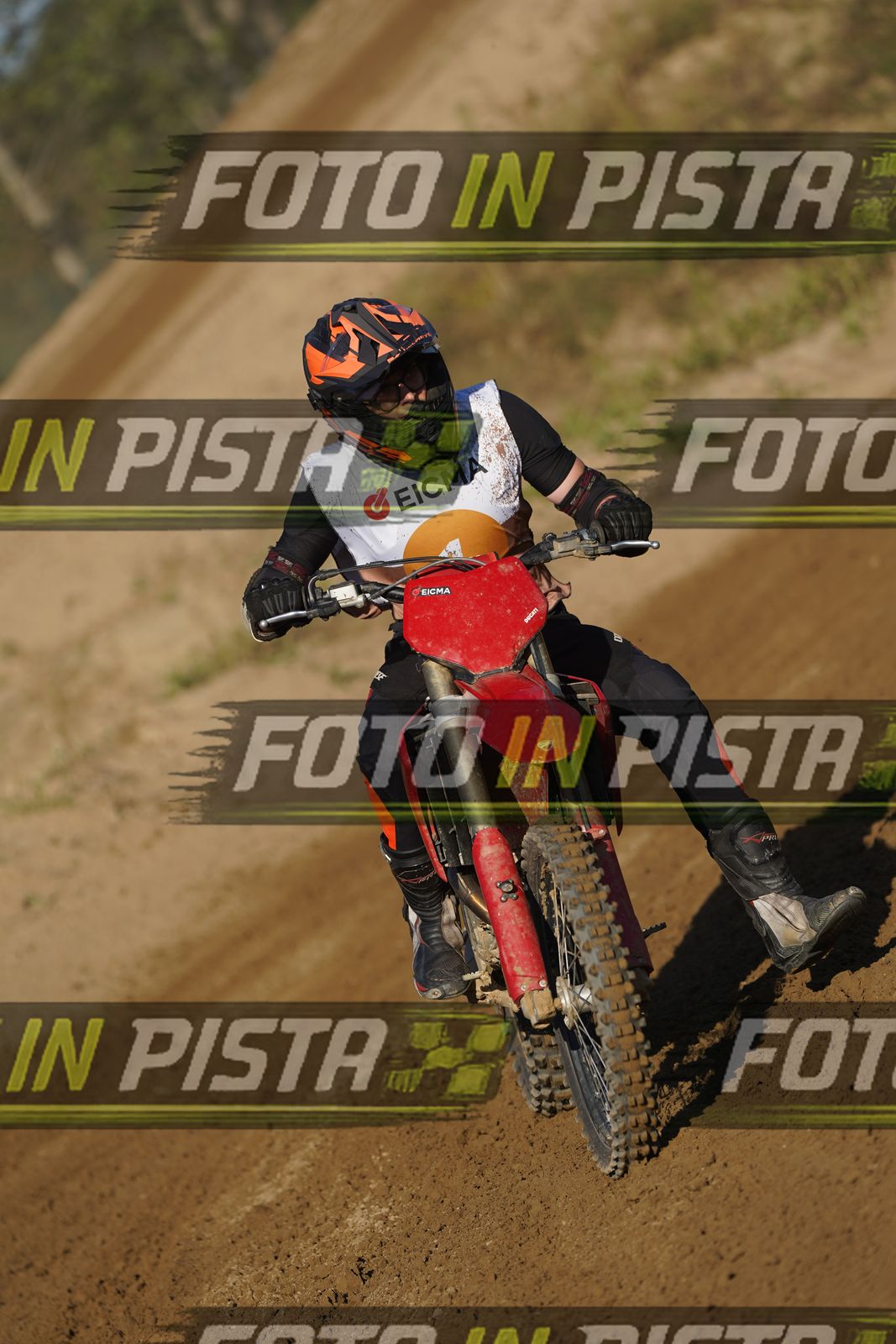 EICMA 19-09 17:00-18:00 · DOS01109