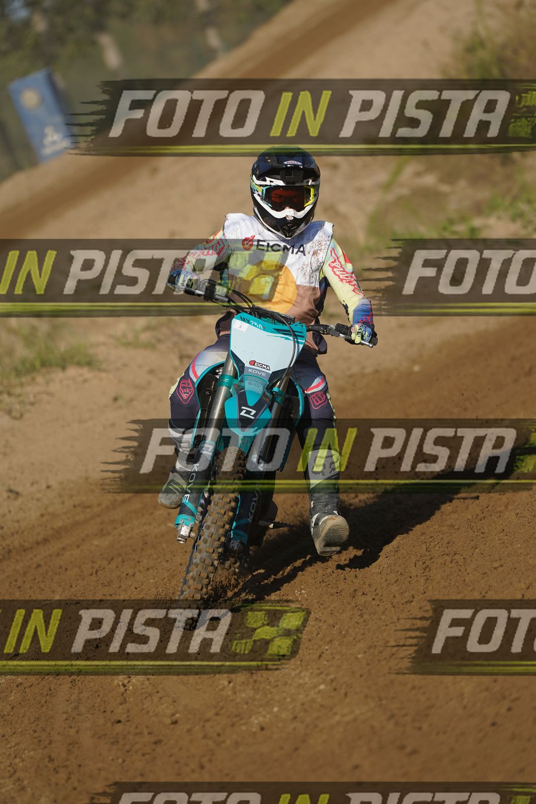 EICMA 19-09 17:00-18:00 · DOS01127