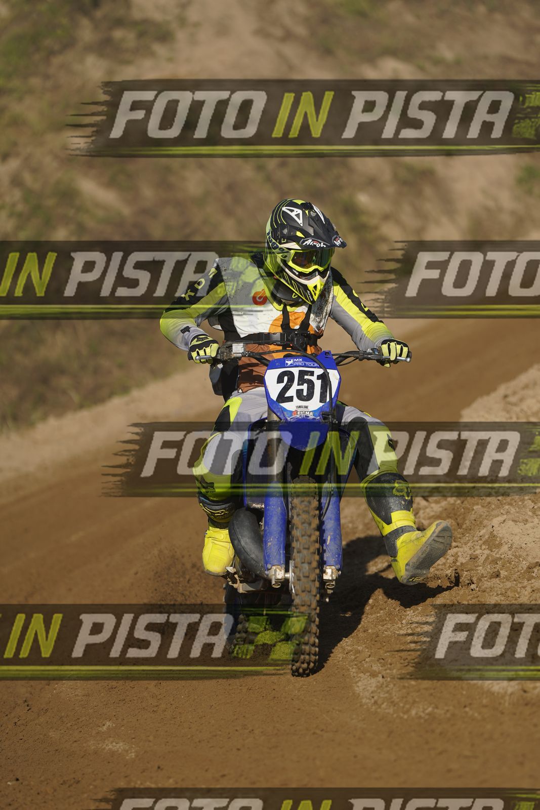 EICMA 19-09 17:00-18:00 · DOS01144