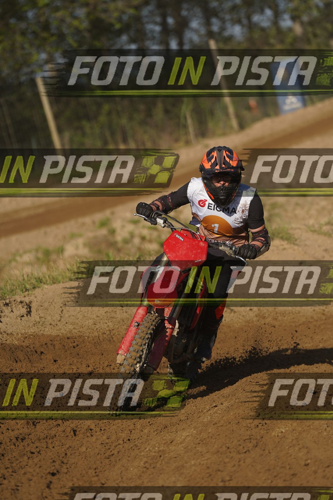 EICMA 19-09 17:00-18:00 · DOS01171
