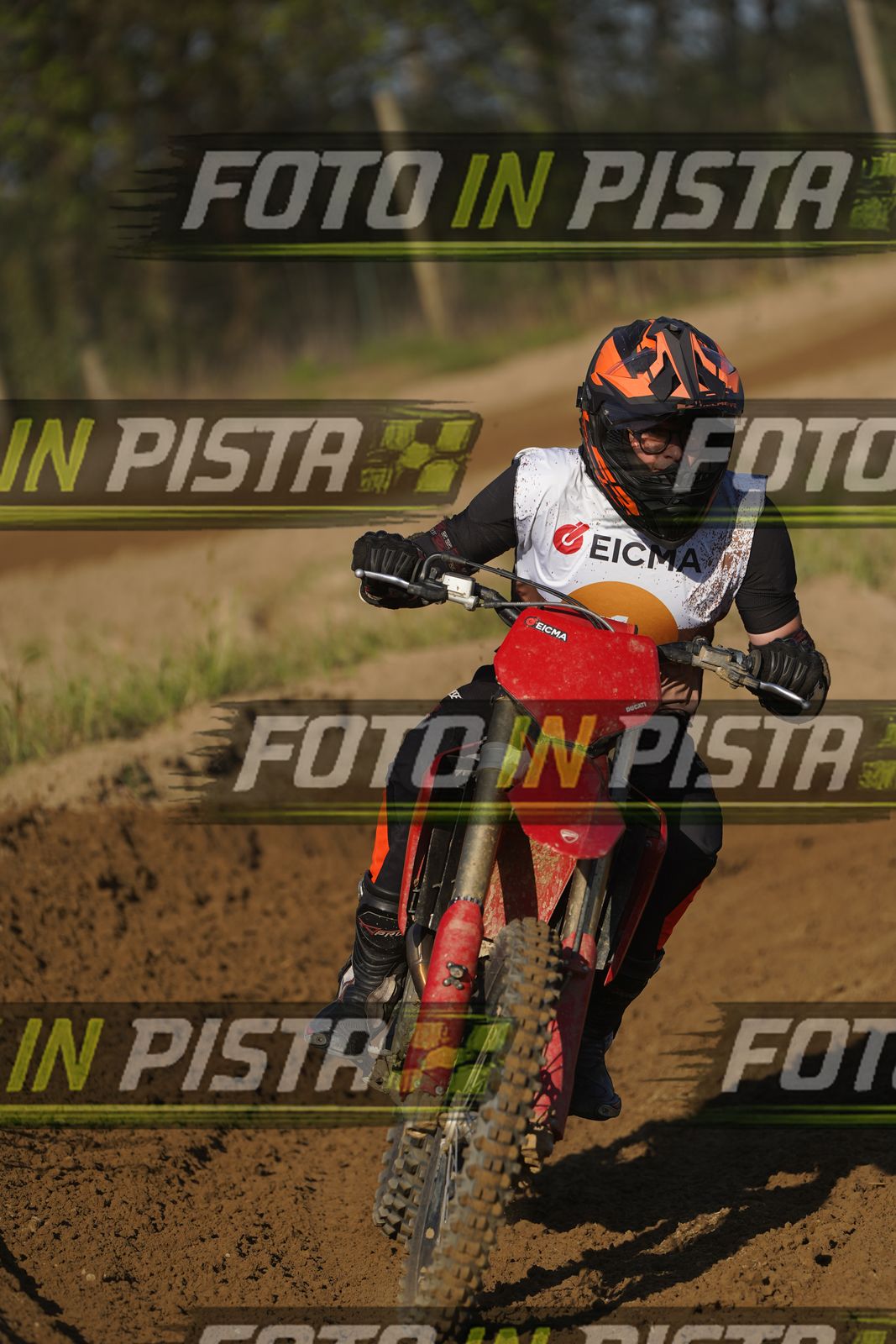 EICMA 19-09 17:00-18:00 · DOS01174