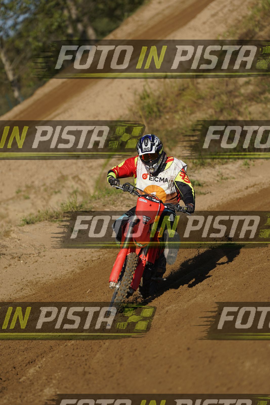 EICMA 19-09 17:00-18:00 · DOS01198