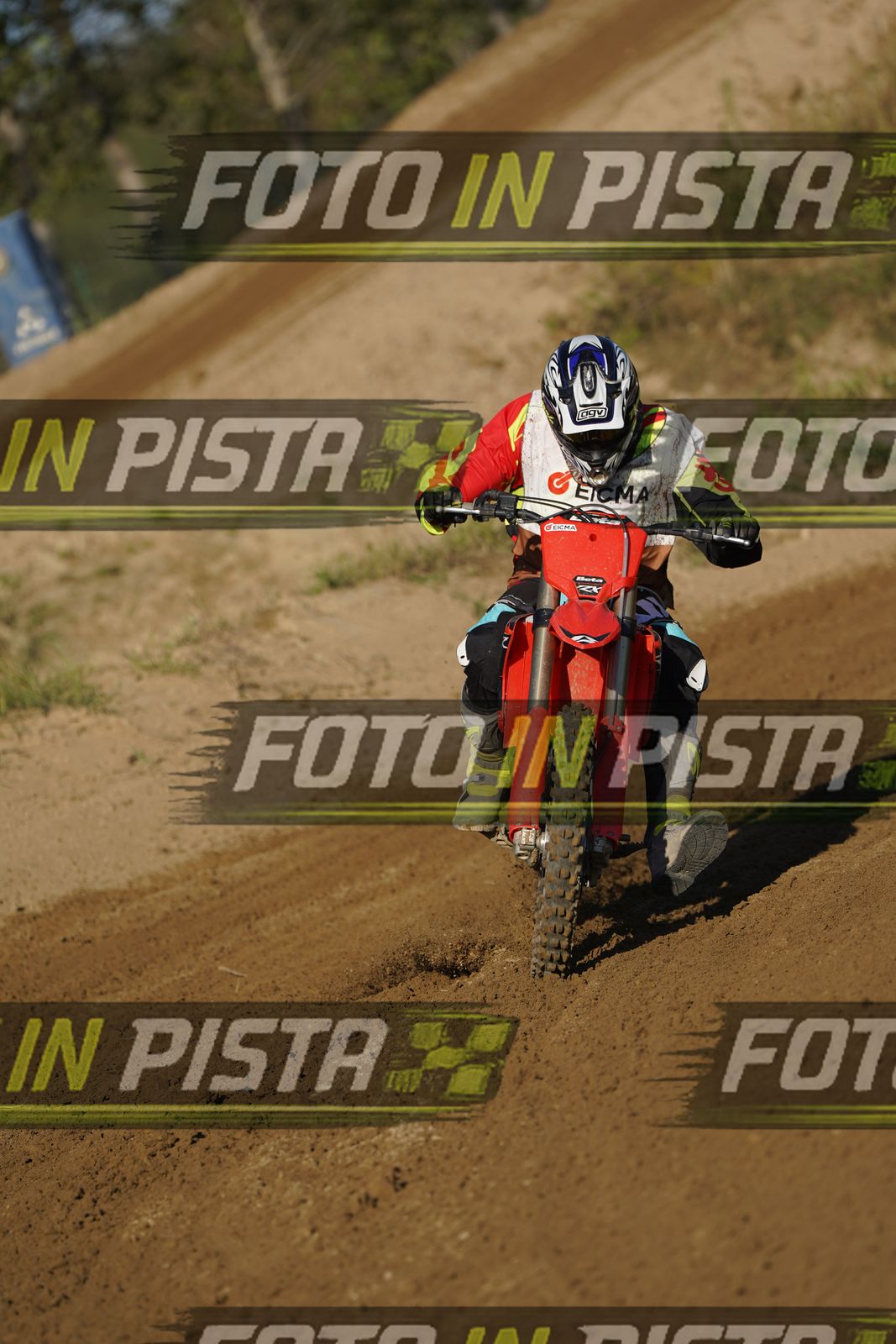 EICMA 19-09 17:00-18:00 · DOS01200