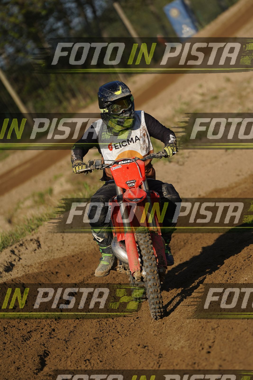 EICMA 19-09 17:00-18:00 · DOS01204