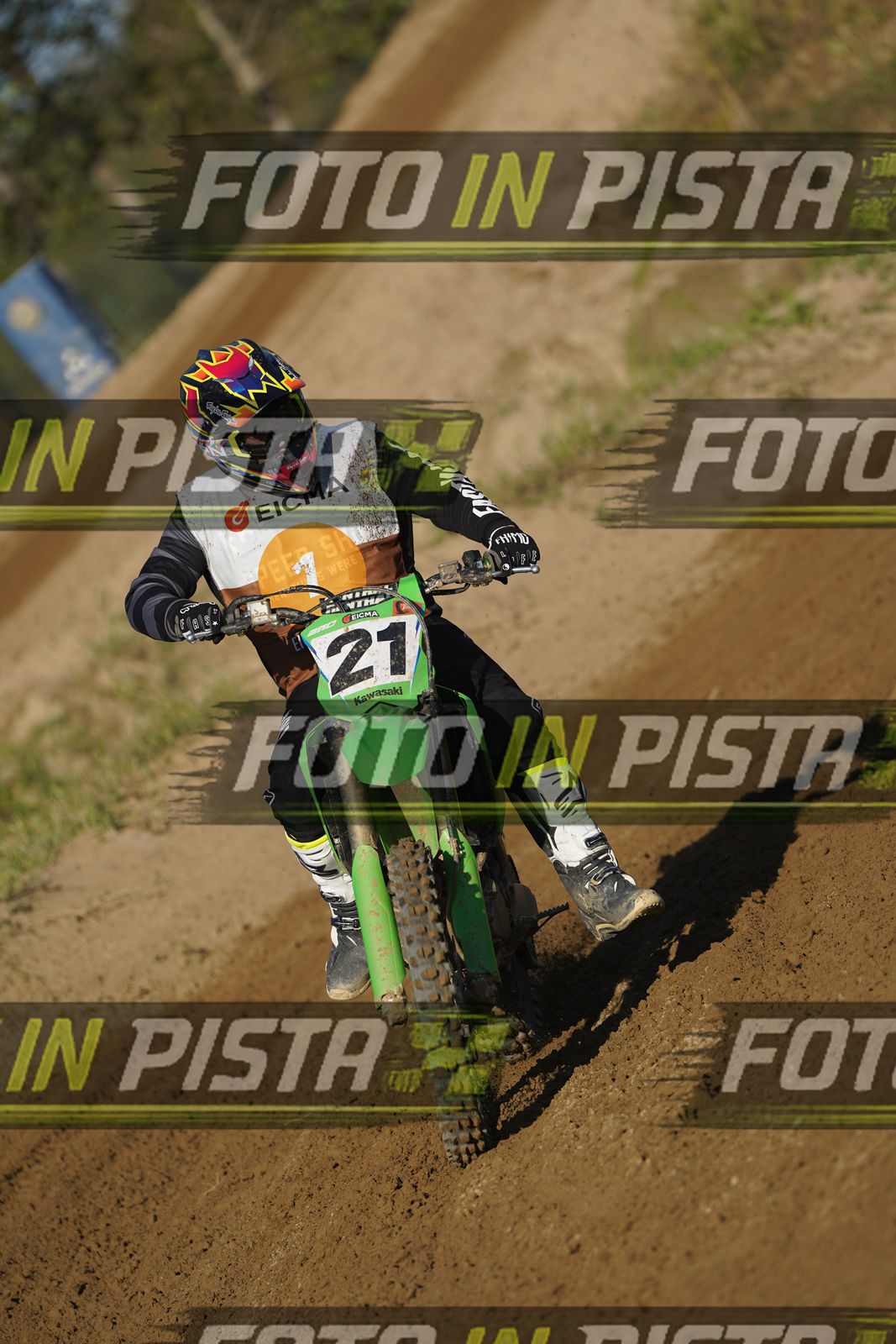EICMA 19-09 17:00-18:00 · DOS01207