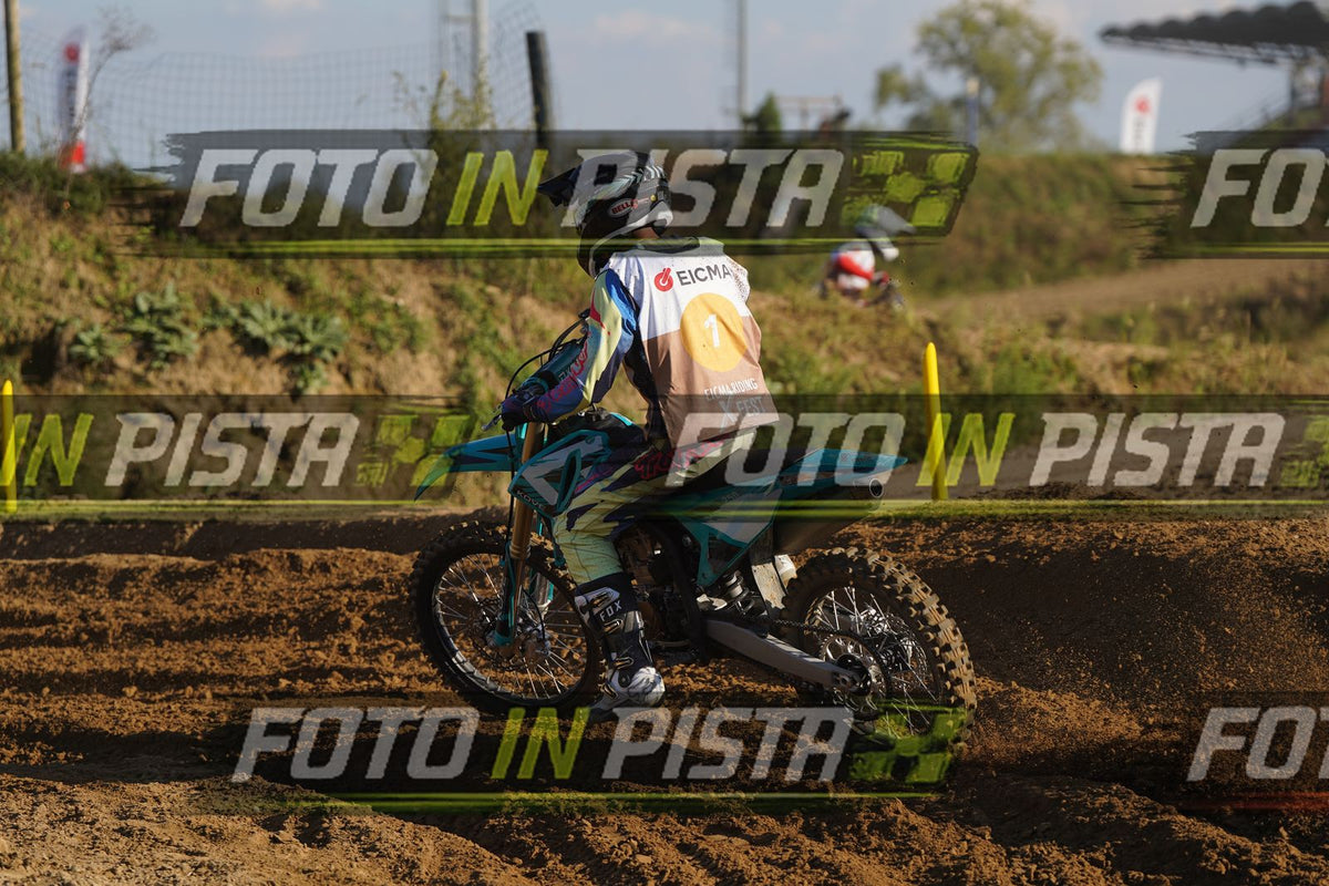 EICMA 19-09 17:00-18:00 · DOS01221