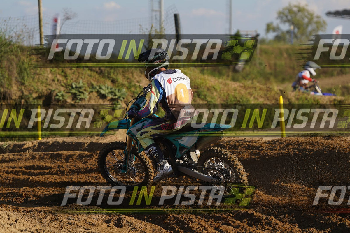 EICMA 19-09 17:00-18:00 · DOS01222