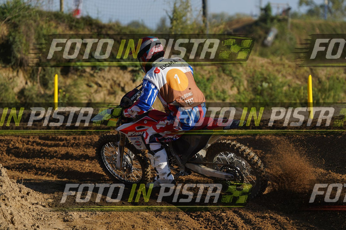 EICMA 19-09 17:00-18:00 · DOS01231