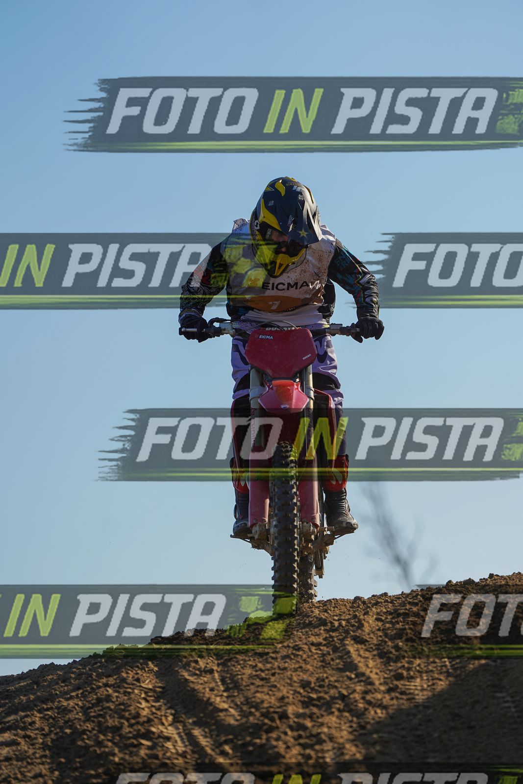 EICMA 19-09 17:00-18:00 · DOS01241