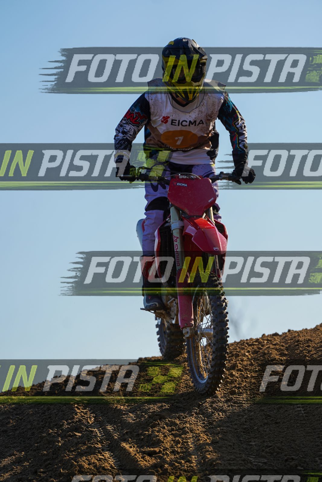EICMA 19-09 17:00-18:00 · DOS01244