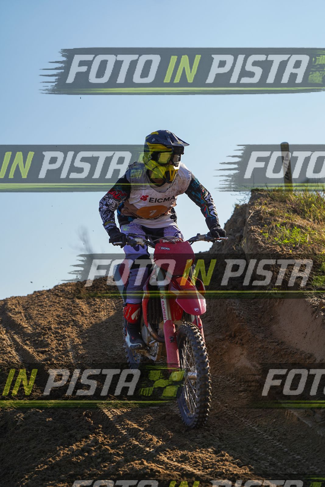 EICMA 19-09 17:00-18:00 · DOS01245