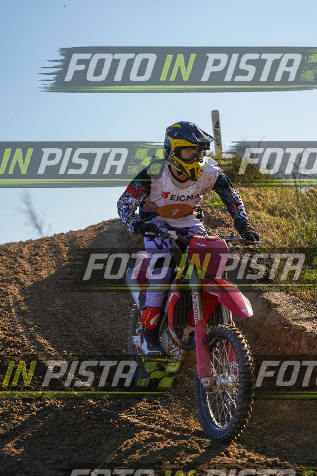 EICMA 19-09 17:00-18:00 · DOS01247